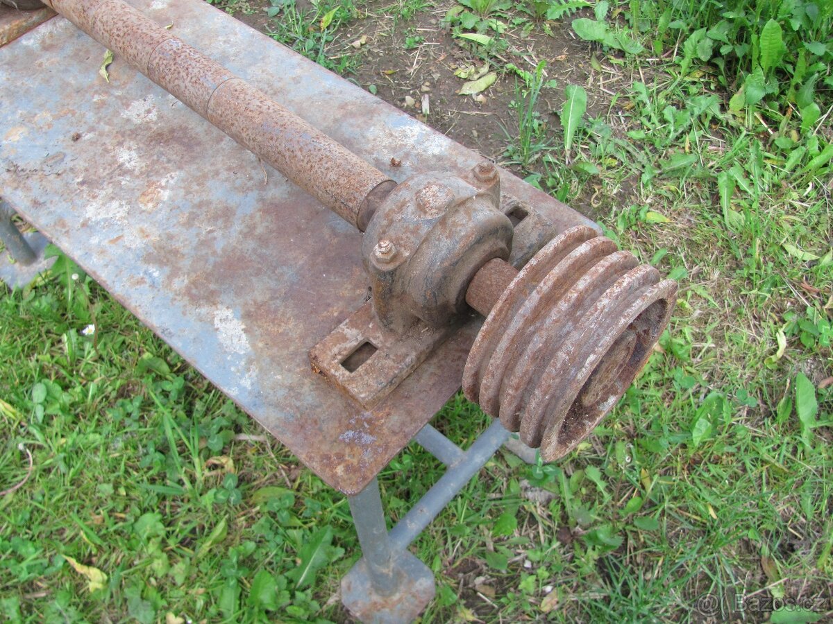 Hřídel s řemenicí - 2