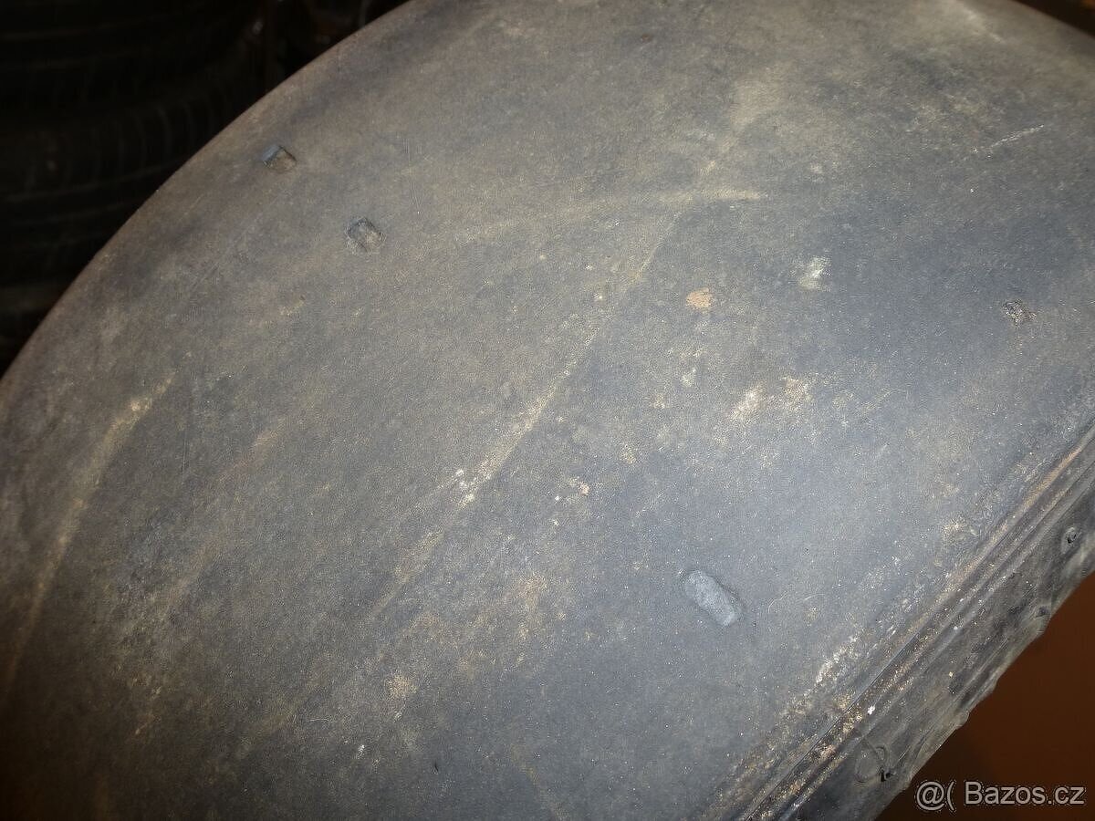 Závodní slick Avon 7.0/22.0-13 - 2