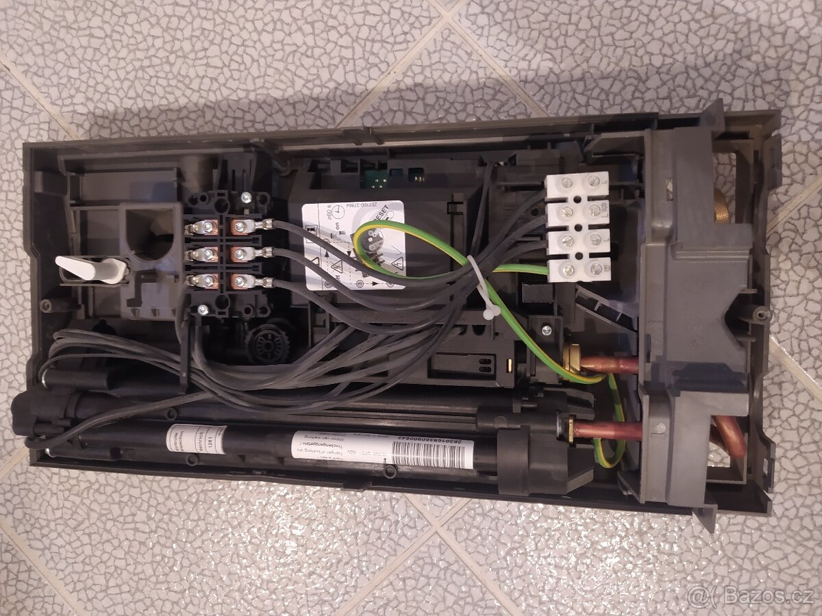 Průtokový ohřívač Stiebel Eltron 11 kW/ 400 V - 2