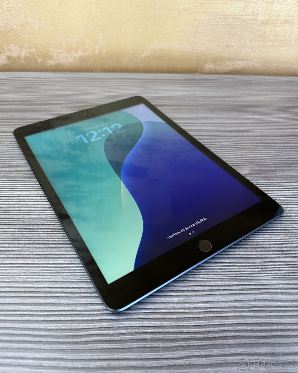 Apple iPad 7 32GB Space Gray, top stav - 2