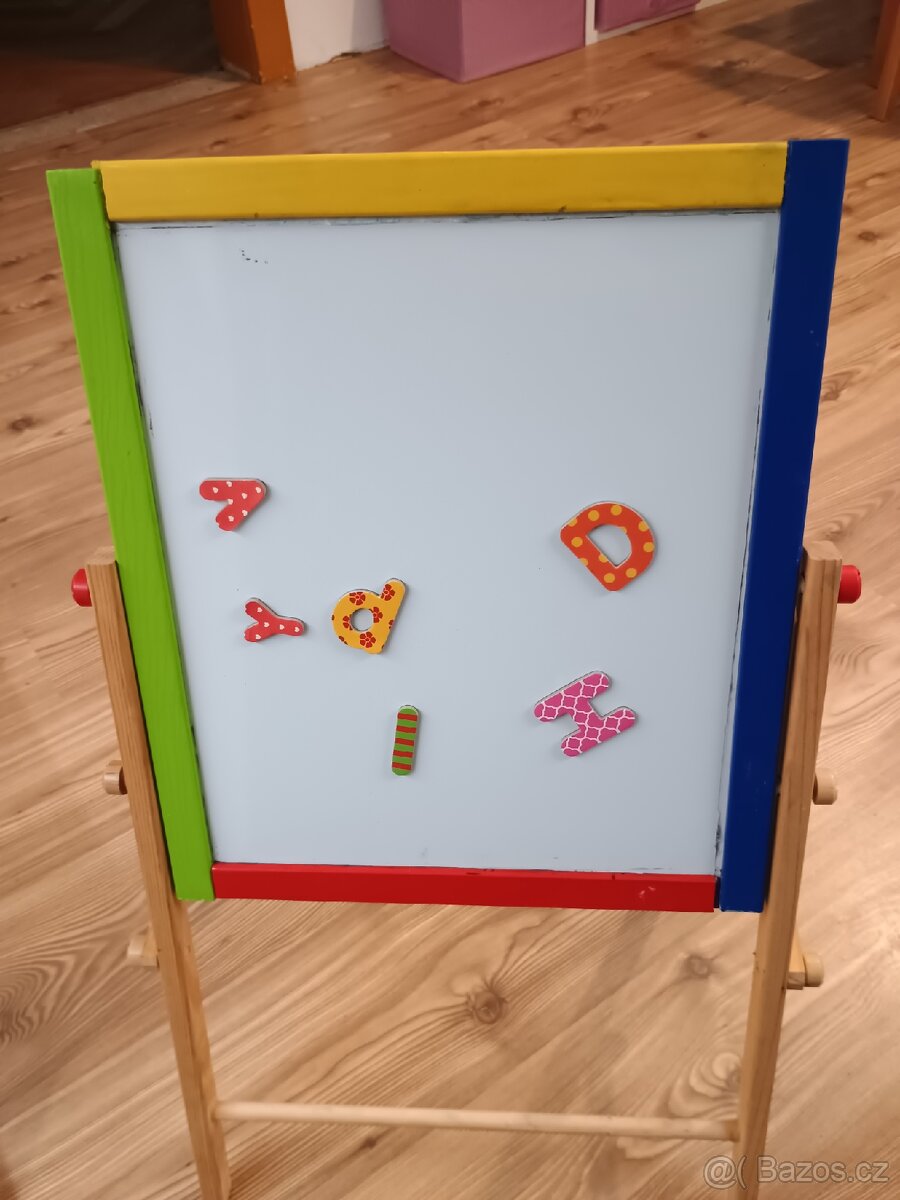 Dětský dřevěný kreslící a magnetický stojan - 2