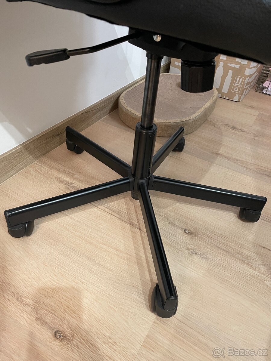 Kancelářské křeslo - 2