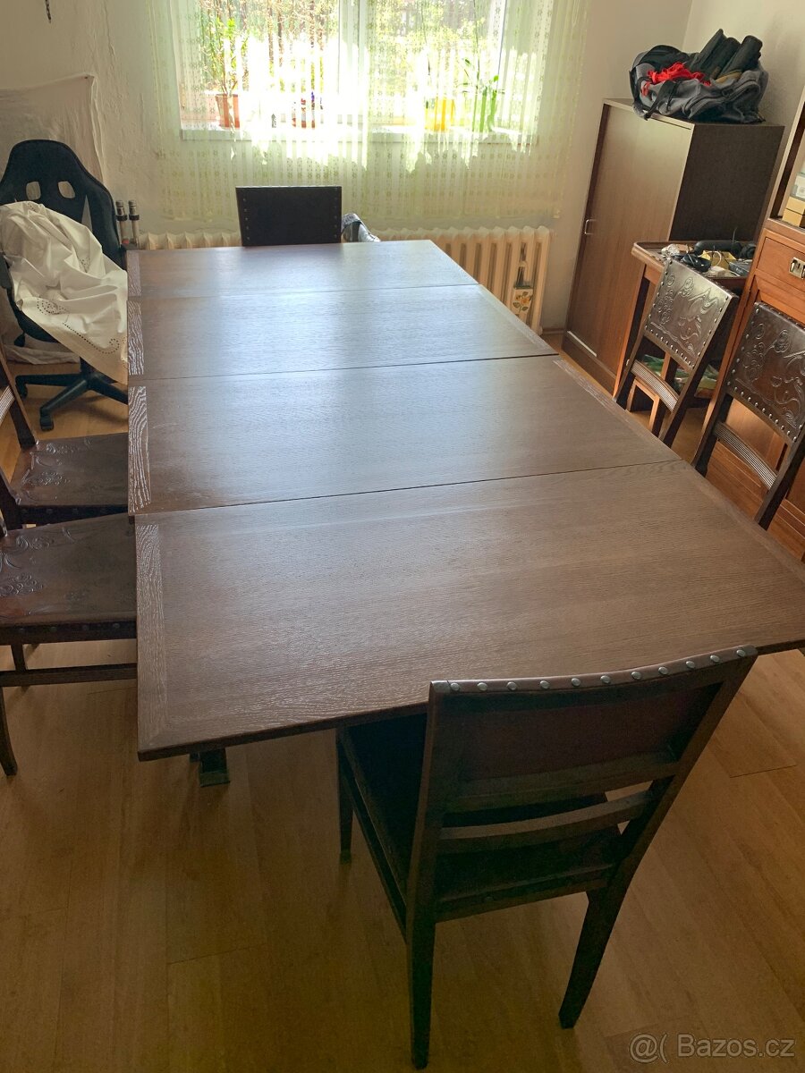 Rozkládací stůl a 6 židlí - 2