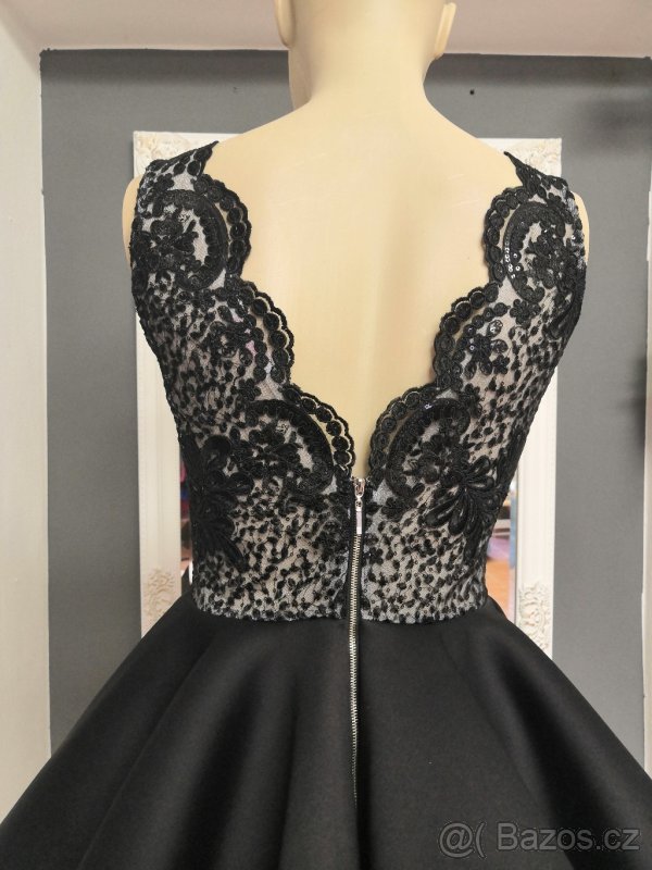 Luxusní černo - béžové šaty zdobené krajkou. - 2