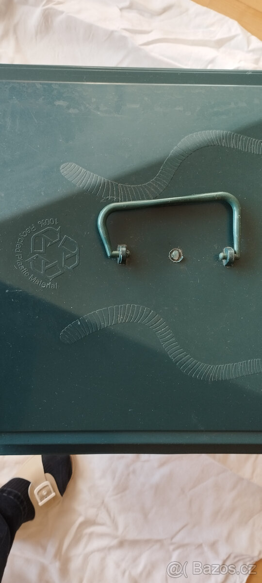 vermikompostér VermiHut 4 PATROVÝ tmavě zelený - 2