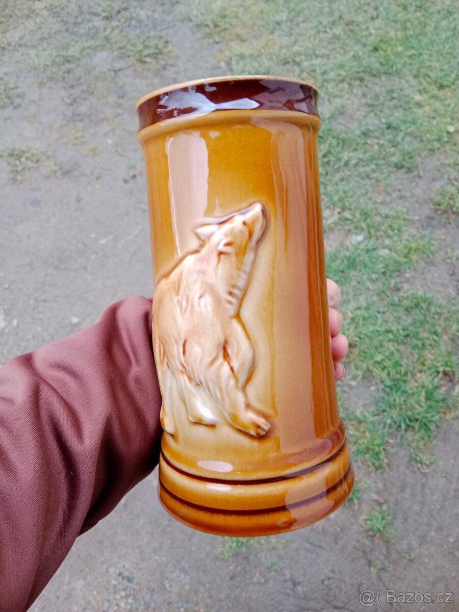 Keramický korbel s medvědem - 2