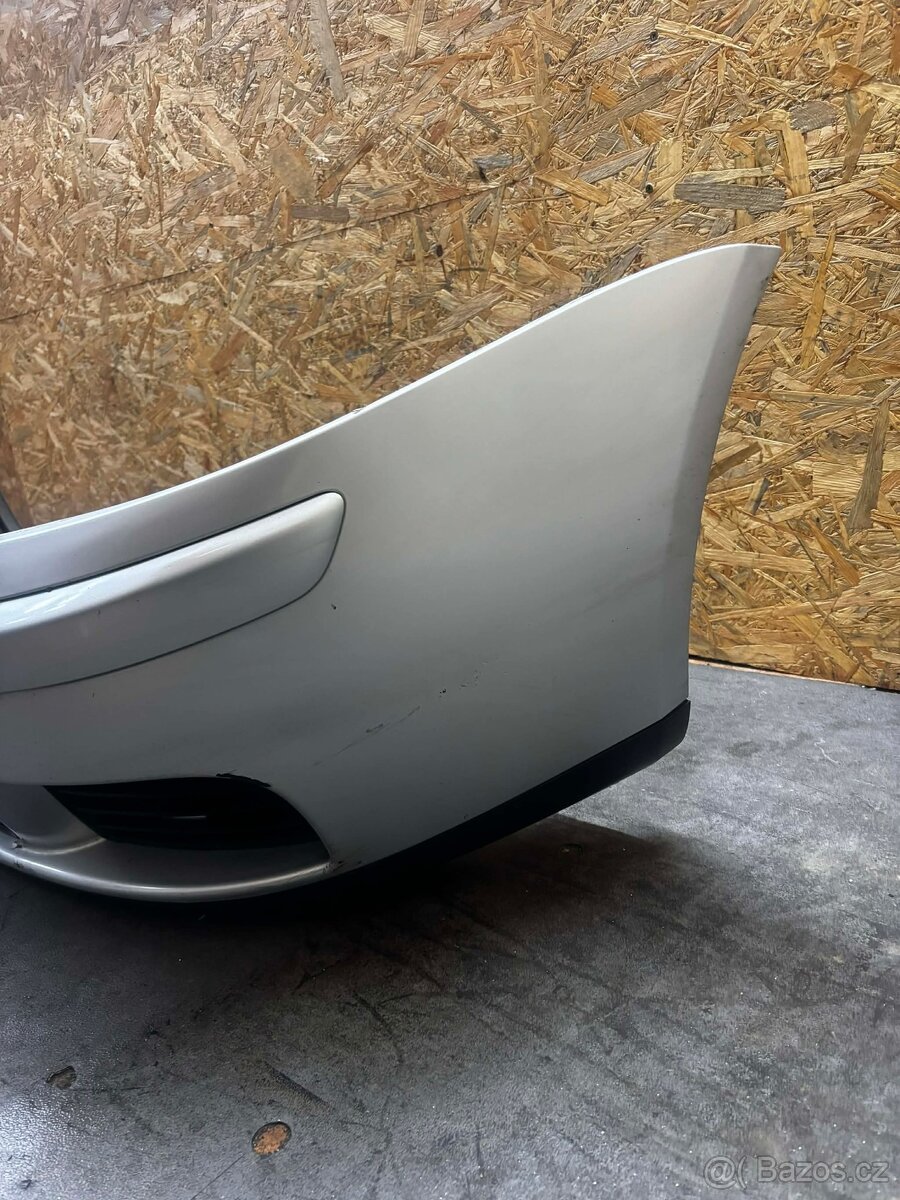 Predni naraznik Vw Golf 5 stribrny - 2