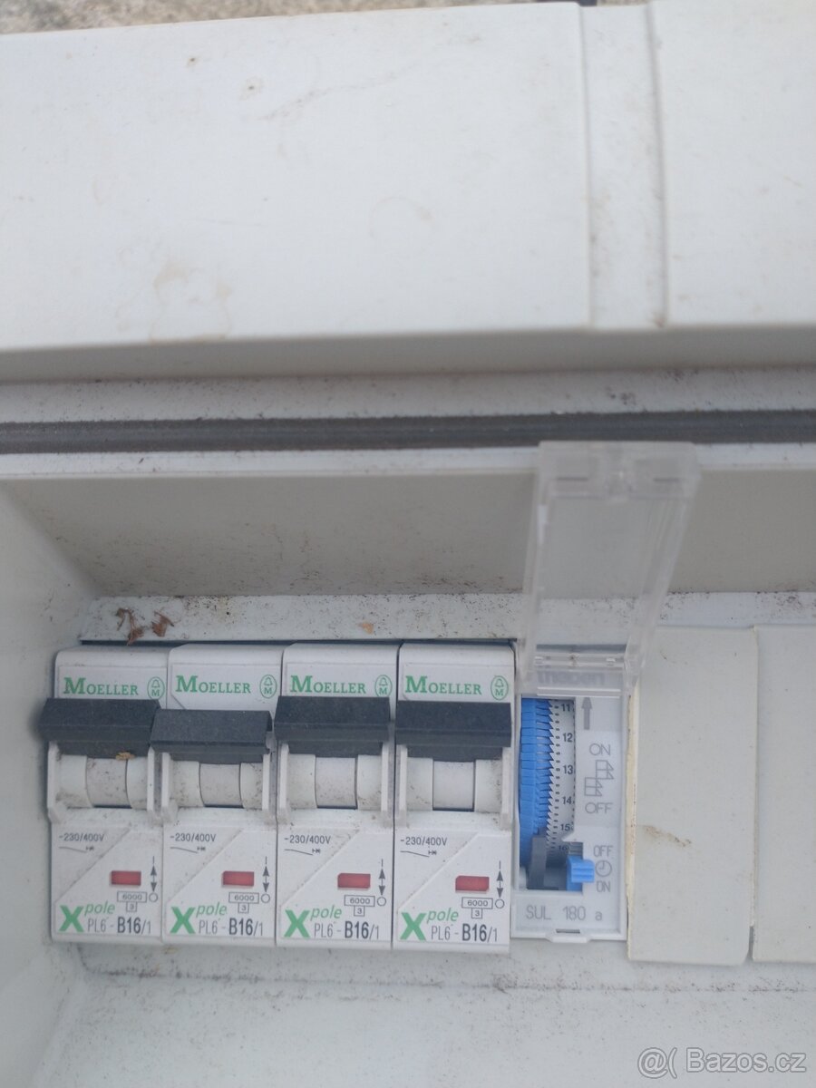Rozvodná skříň Moeller 220V - 2