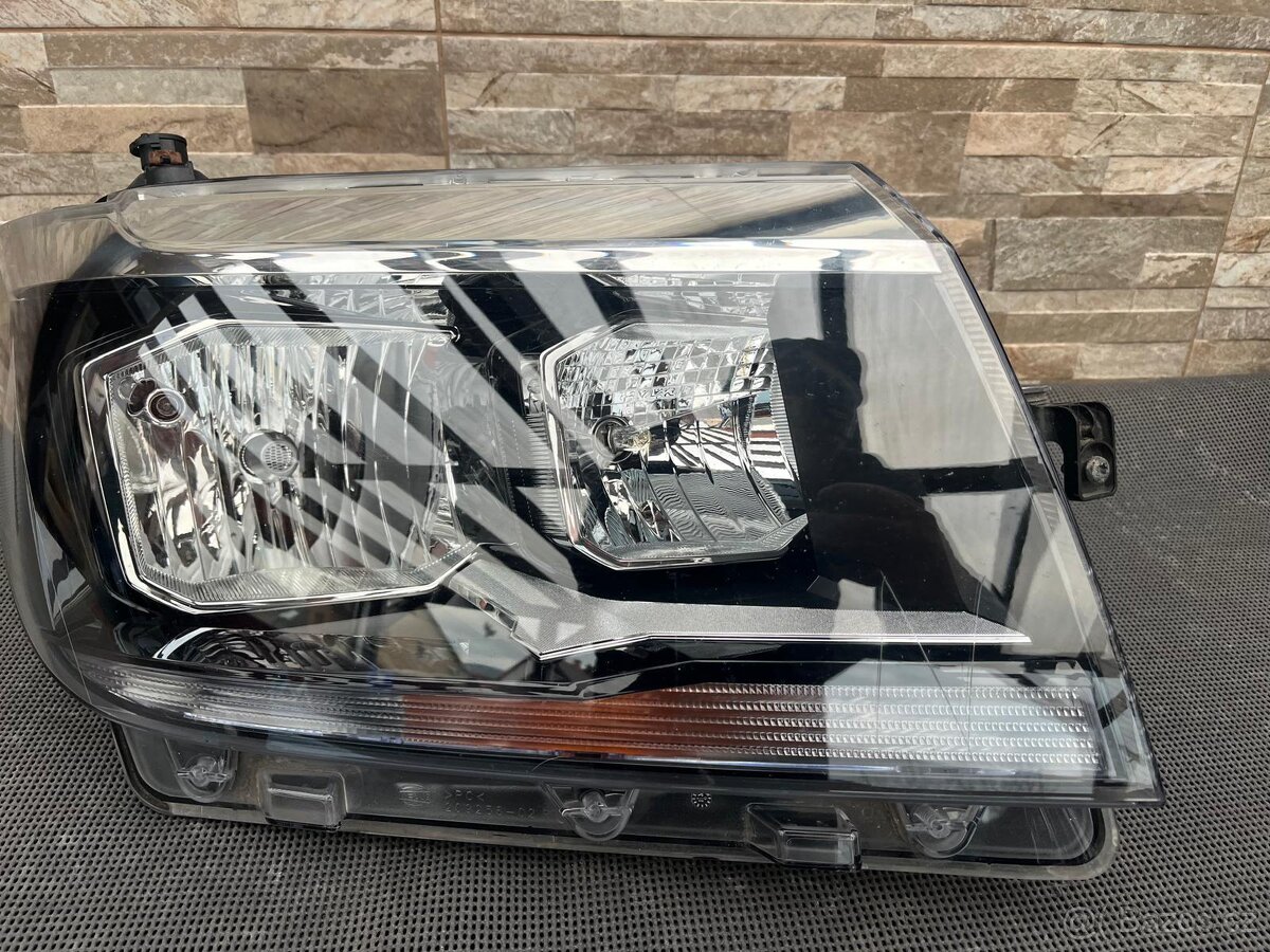 Přední světlomet VW Transporter, Multivan - 2