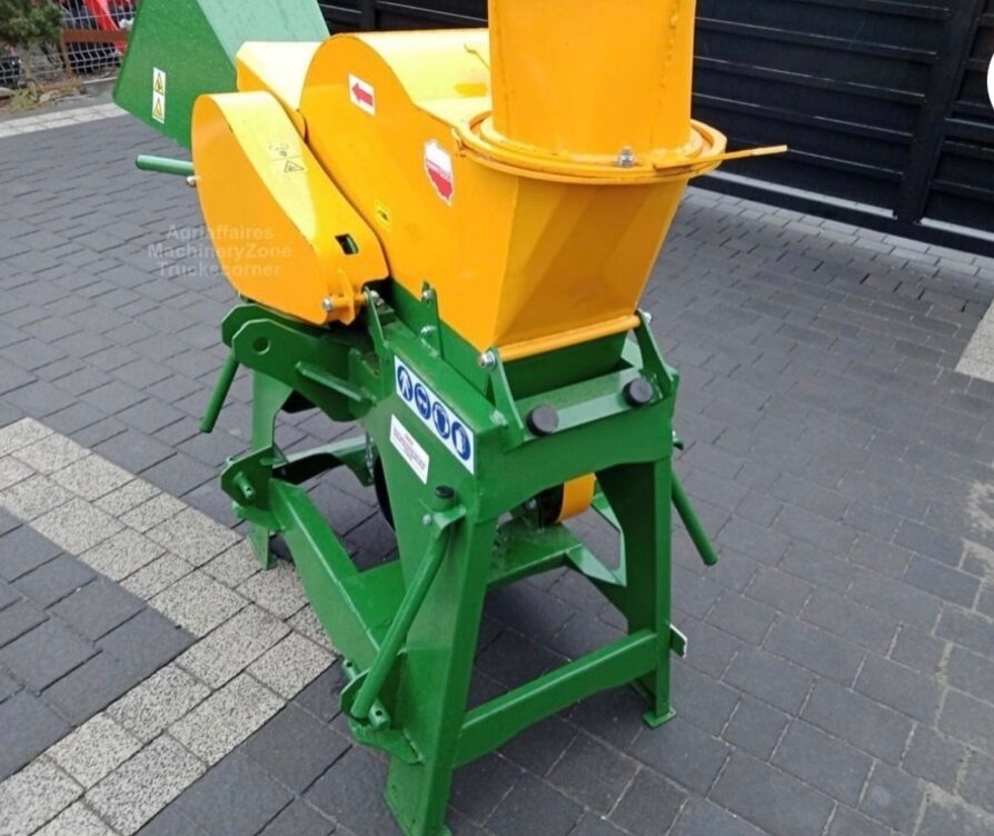 Štěpkovač větví na traktor - 2