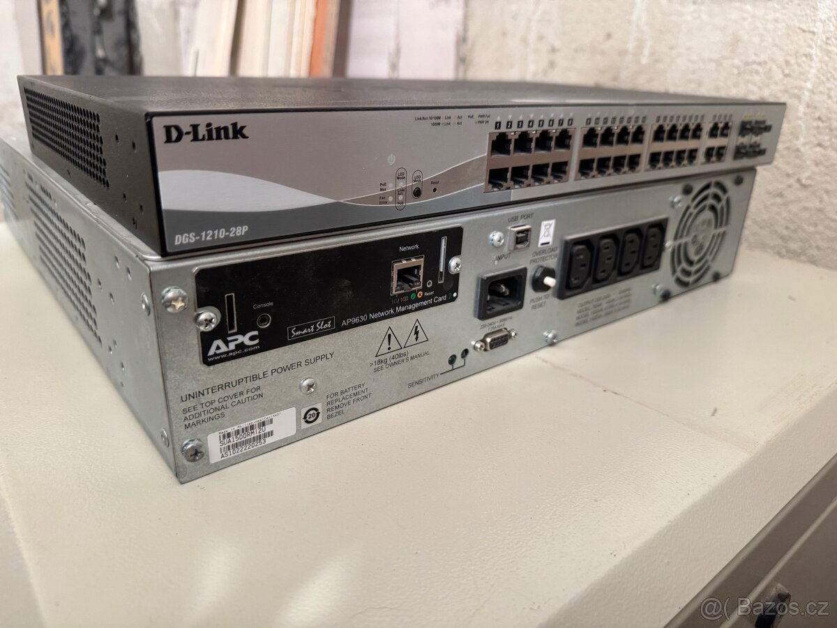 racková skříň 18U – UPS, PoE switch - 2