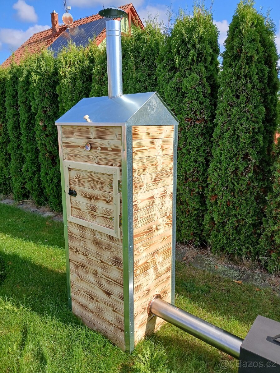 Dřevěná udírna - 2