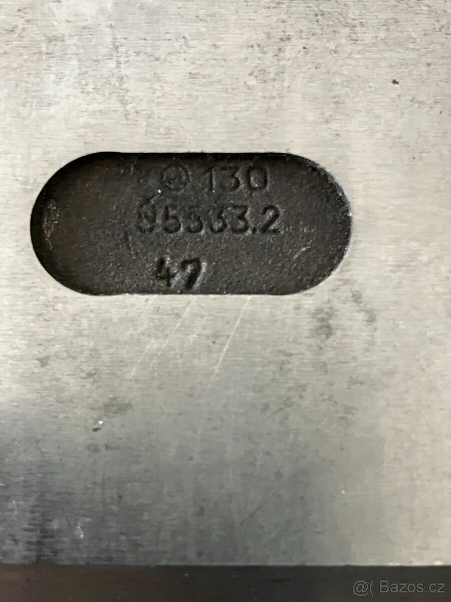 Kontrolní a rýsovací podložky se 4 drážkami-prizma,130 - 2