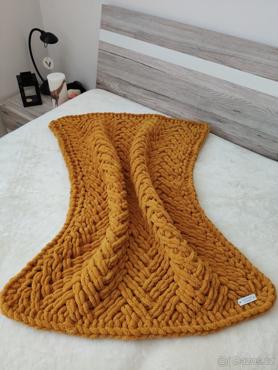 Pletená dětská deka hořčicová - 2