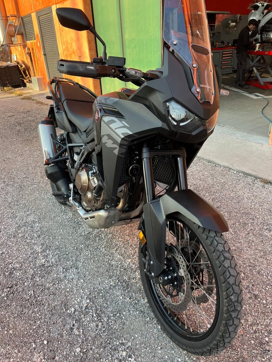 Honda CRF 1100 L Africa Twin (2023) stav nového, 16 tis.km - 2