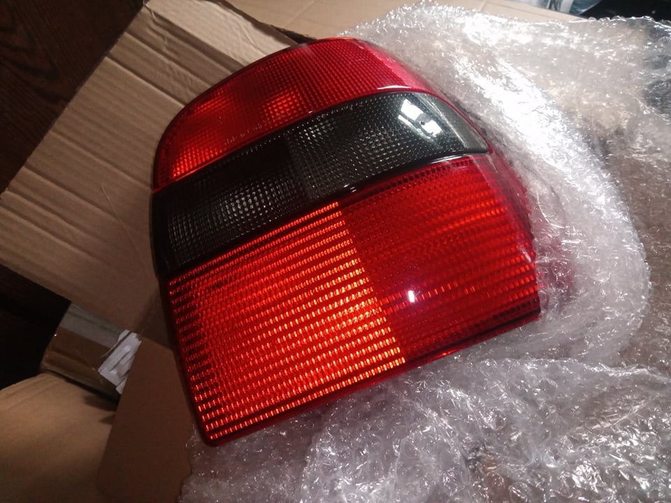 Pravé zadní světlo HELLA pro Škoda Felicia - 2