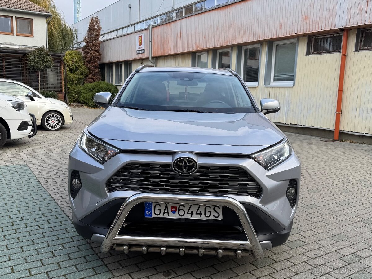 Toyota Rav4, 2.0 129 kW, 05/2022 27 700 km - 2
