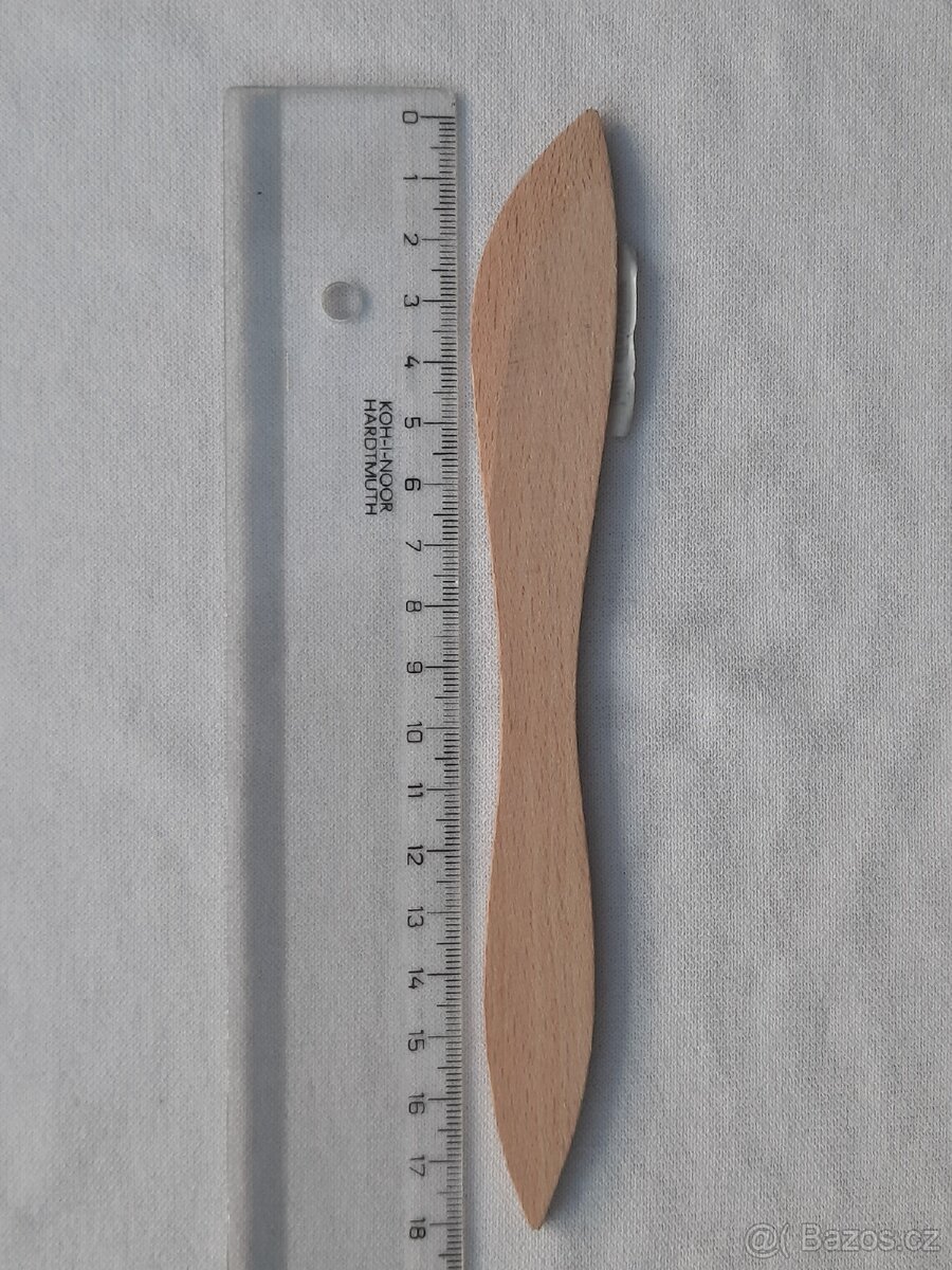 Různé kuchyňské náčiní - 2