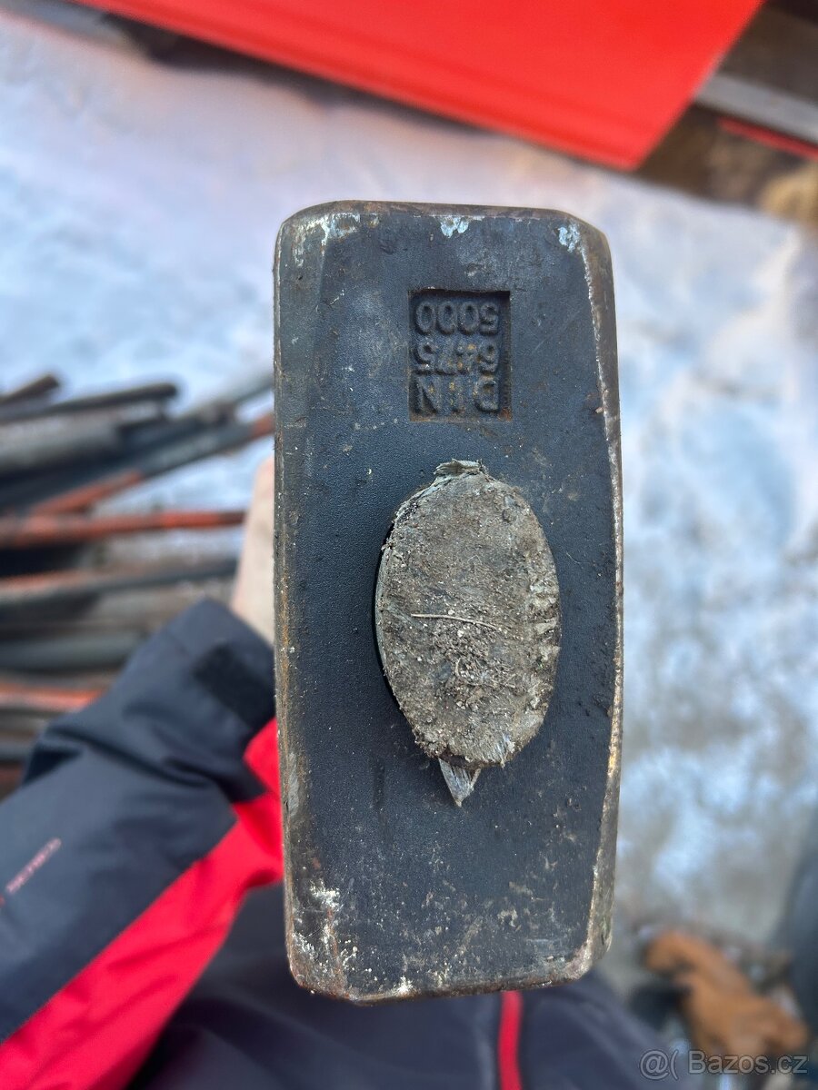 Palice železné 5kg a další - 2