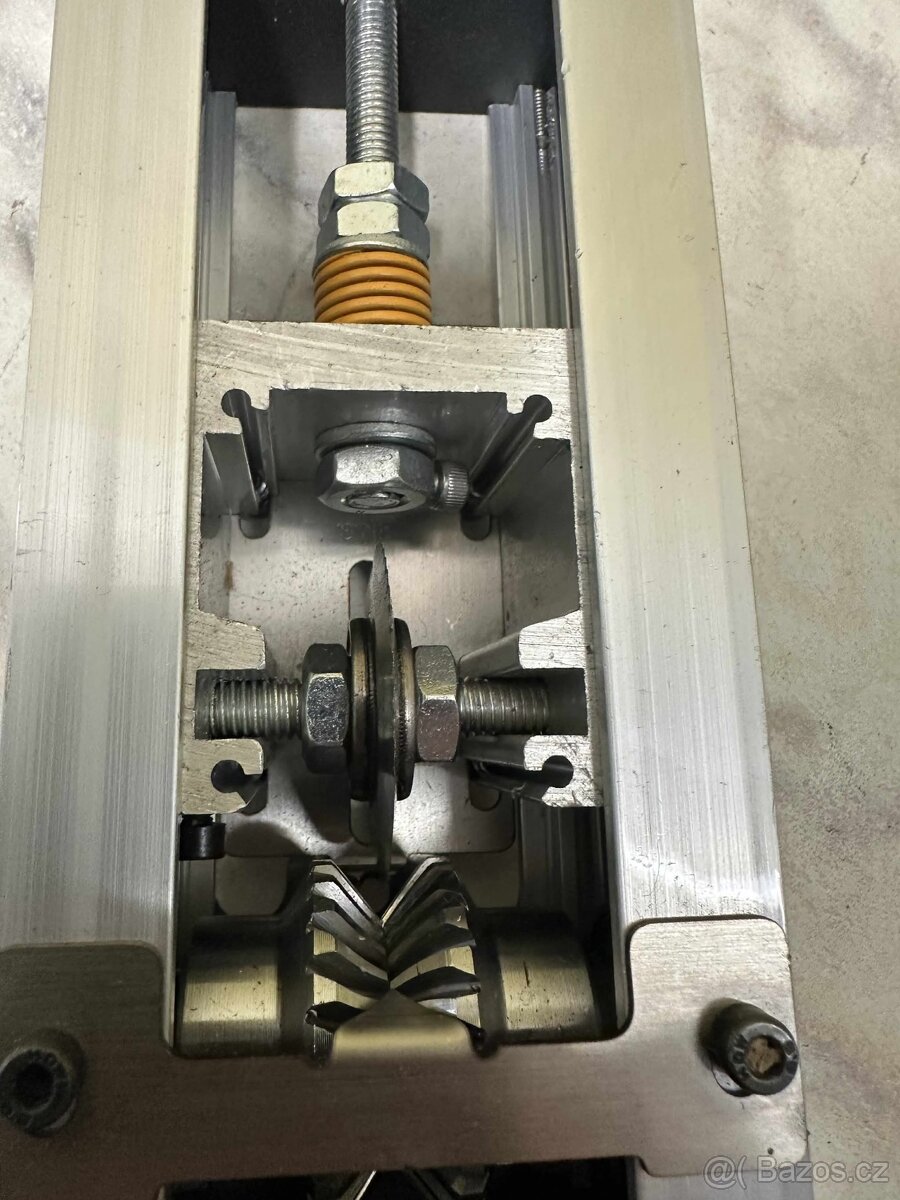 Mechanický lis s ozubeným převodem(539) - 2