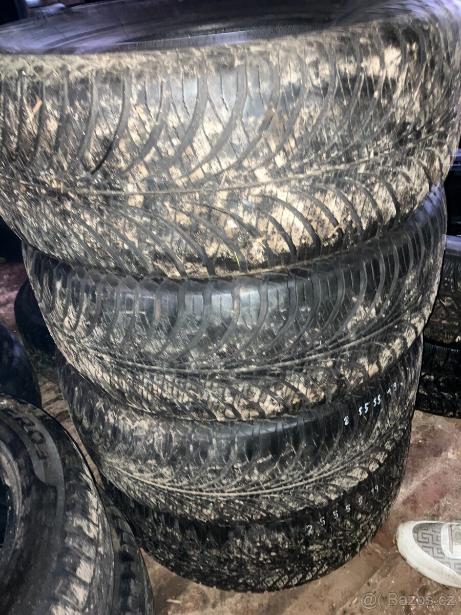 Sada celoroční GOODYEAR 4 SEASONS 255/55R19 - 2