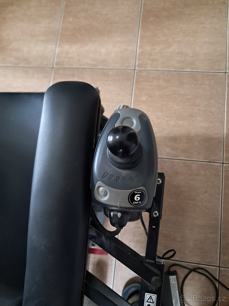 Elektrický invalidní vozík - 2