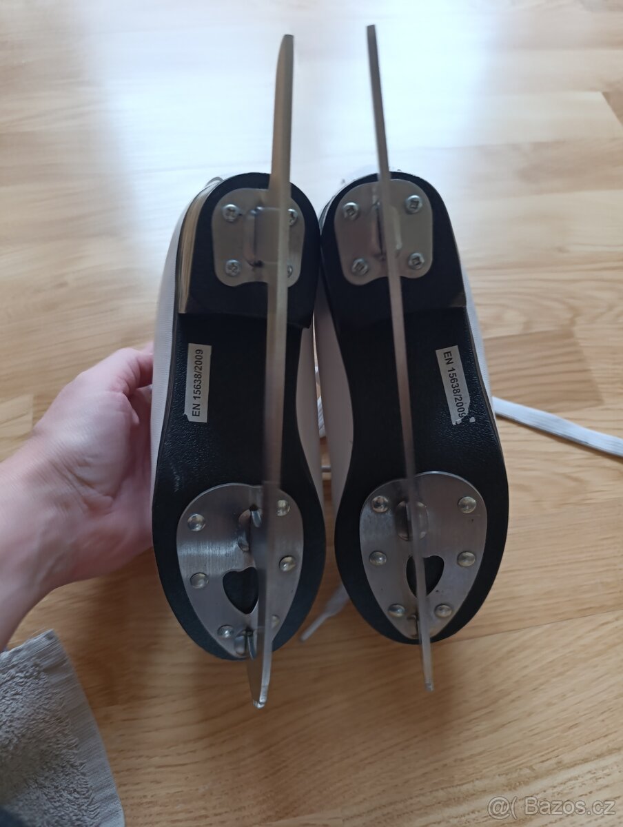 Dívčí lední brusle, vel. 35 - 2