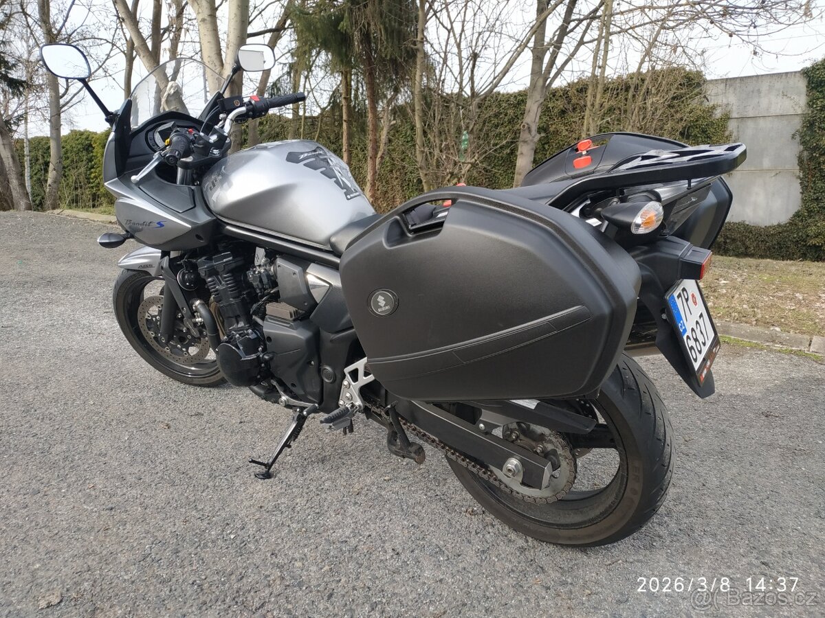Suzuki Gsf 650 2011 - 2