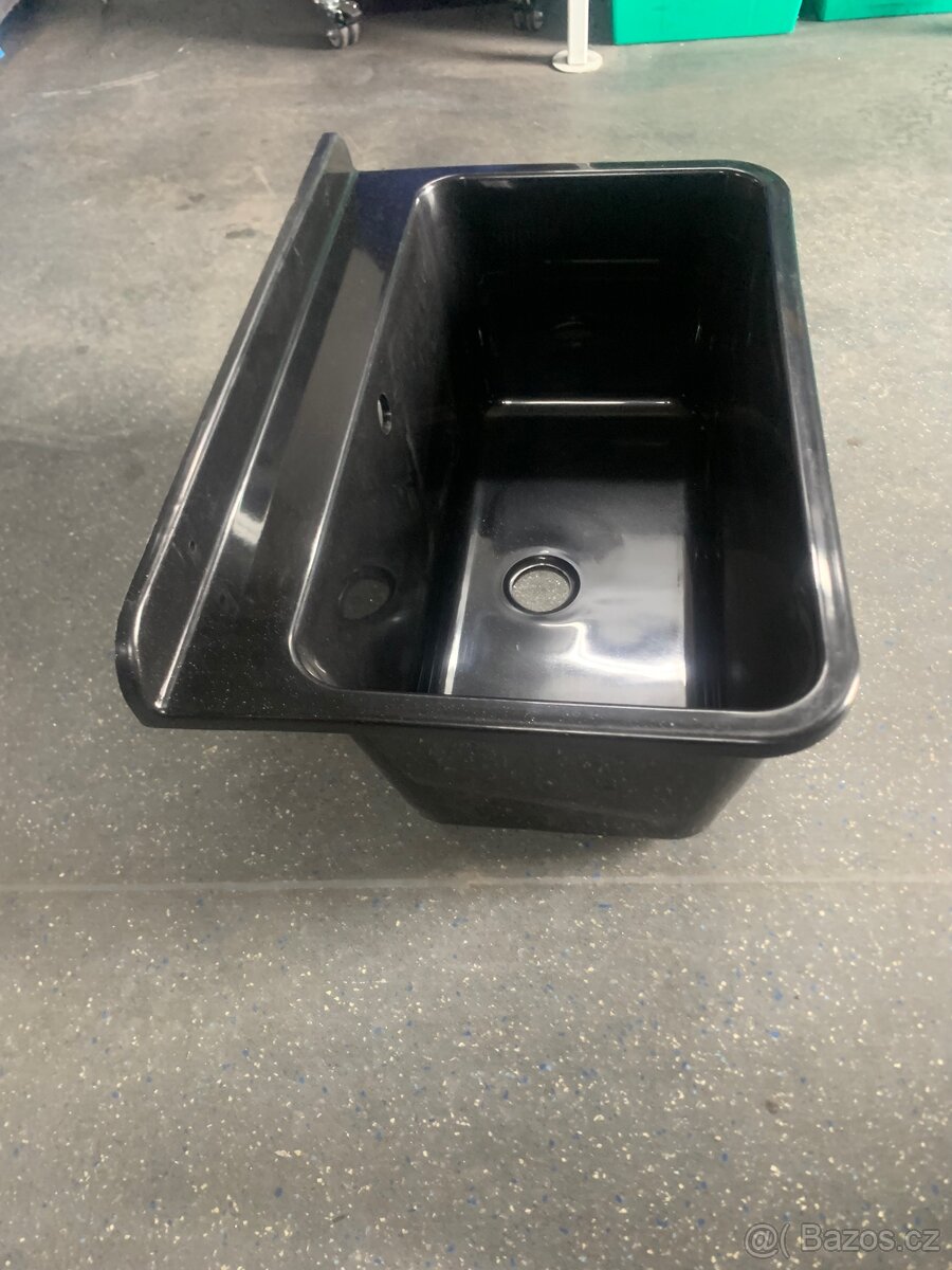 Nový Technický dřez s baterií - 2