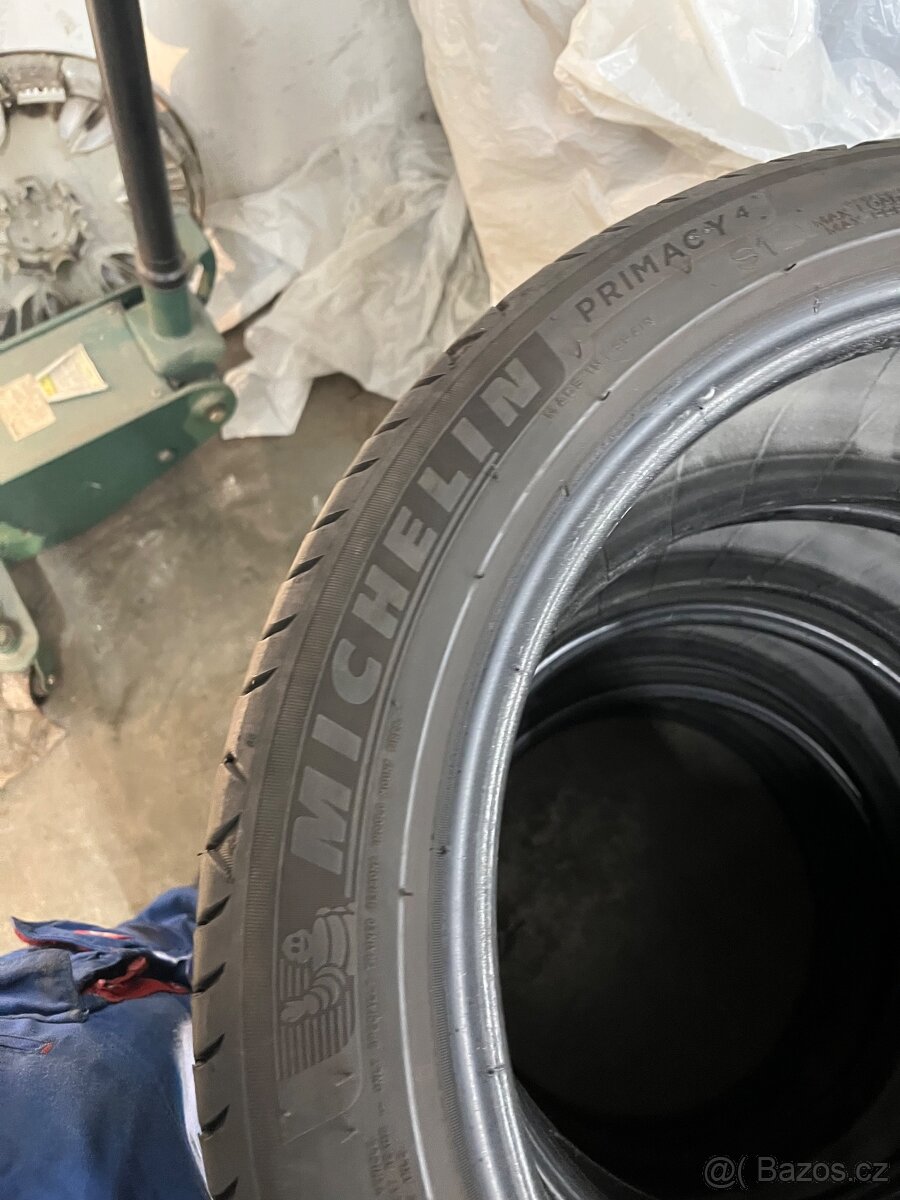 225/45 R17 - 2