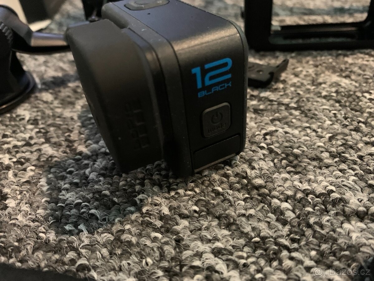Go pro Hero 12 black + hromada příslušenství - 2