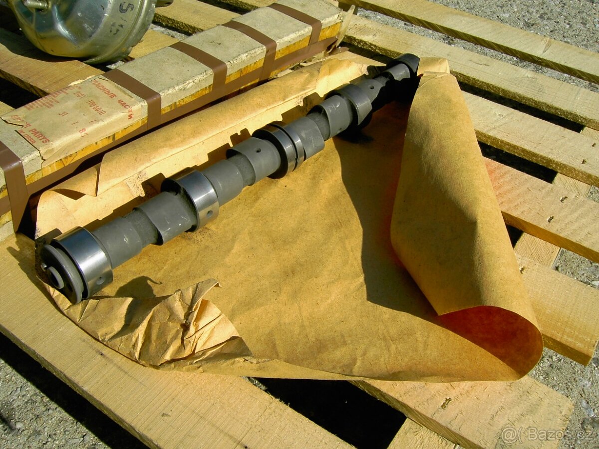 Lada 2101 vačková hřídel, brzdové kotouče a buben - 2