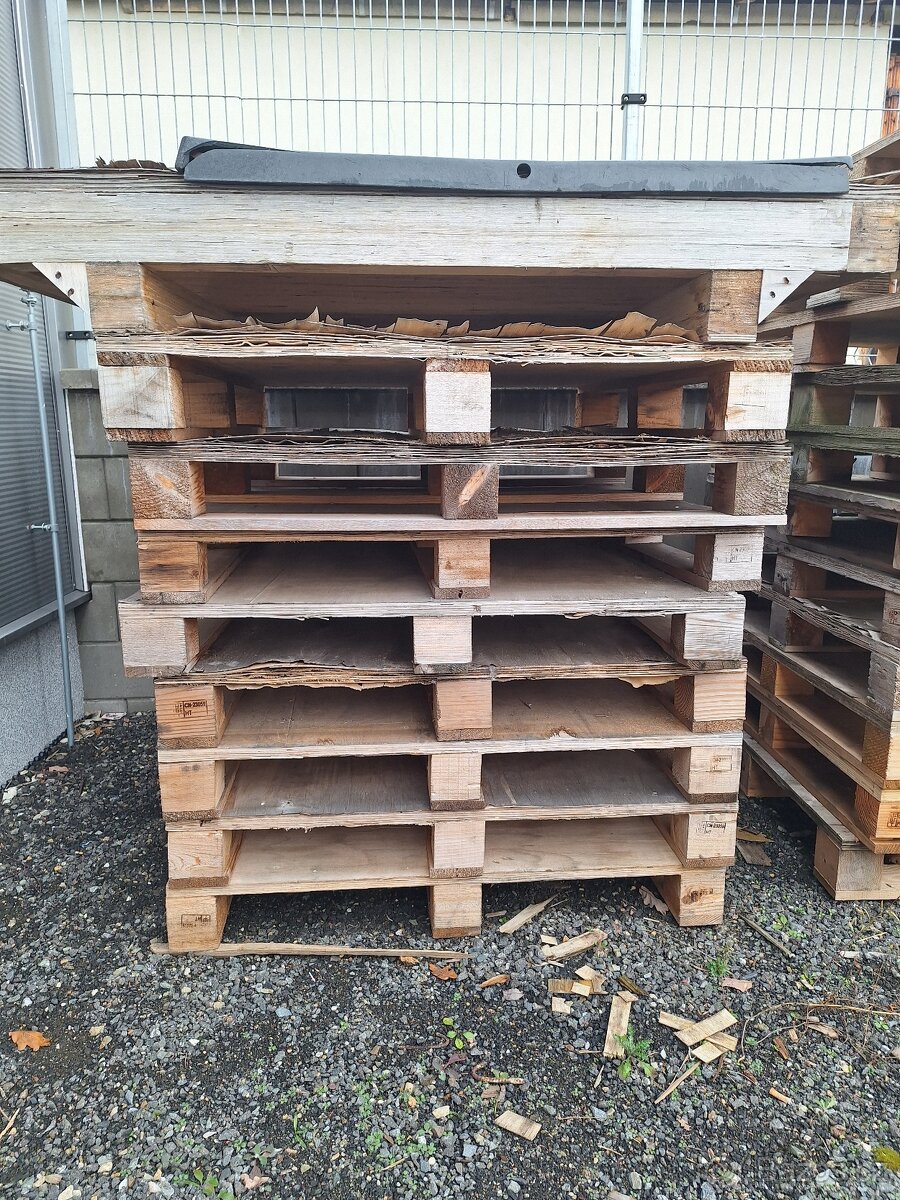 Palety 105x105cm s překližkou - 2