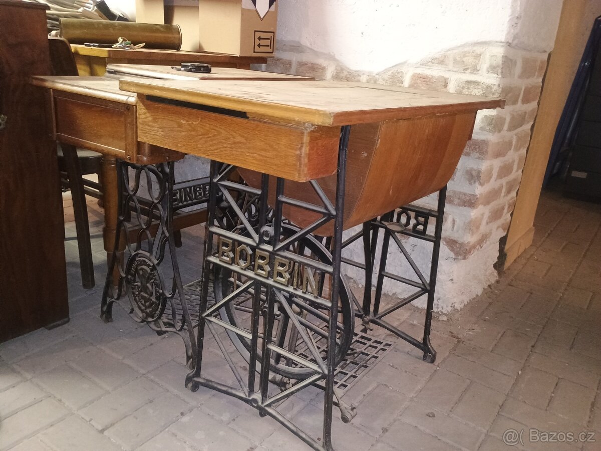 Staré šicí stroje - 2