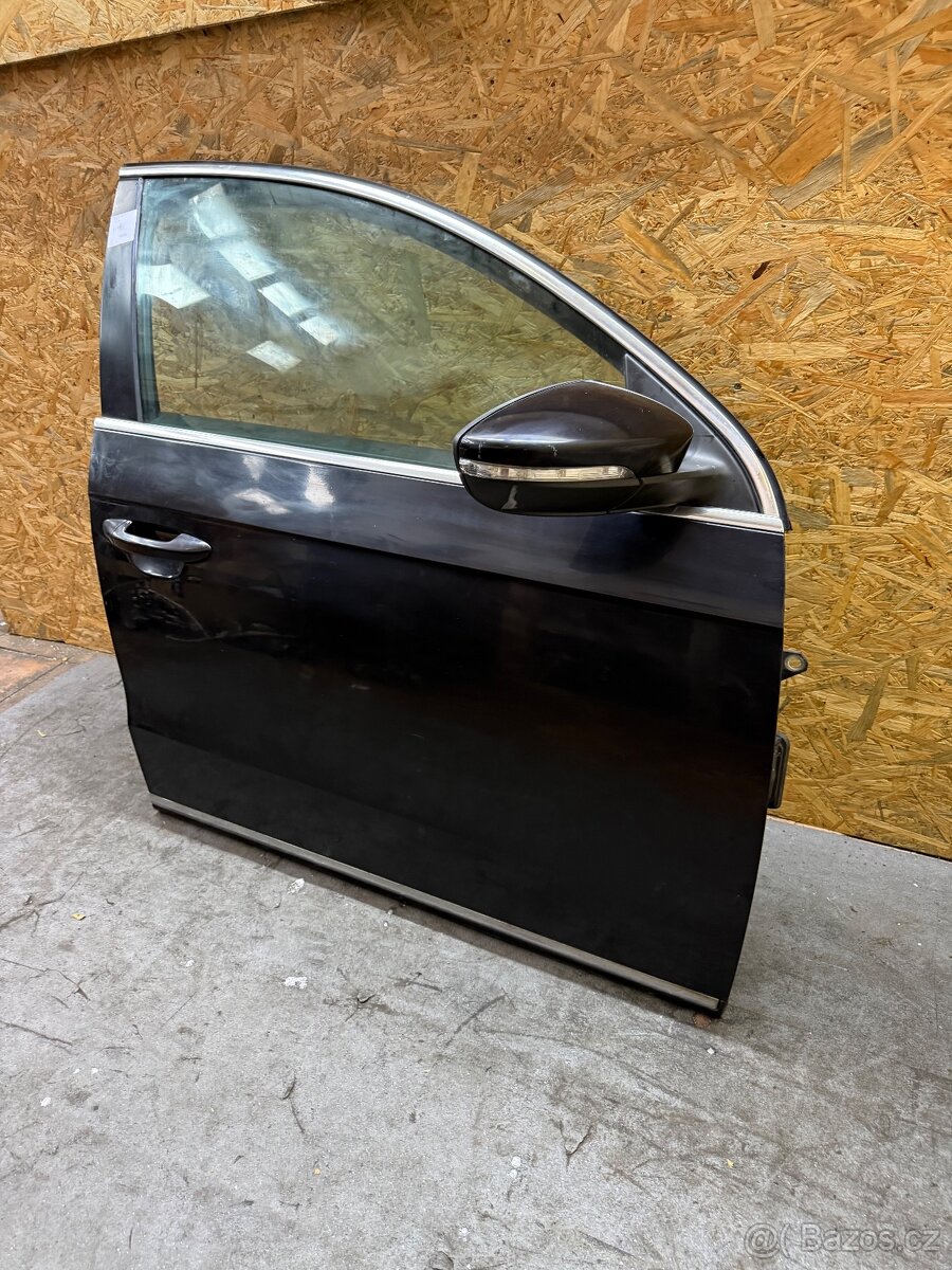 Prave přední dvere Vw Passat B7 černé - 2