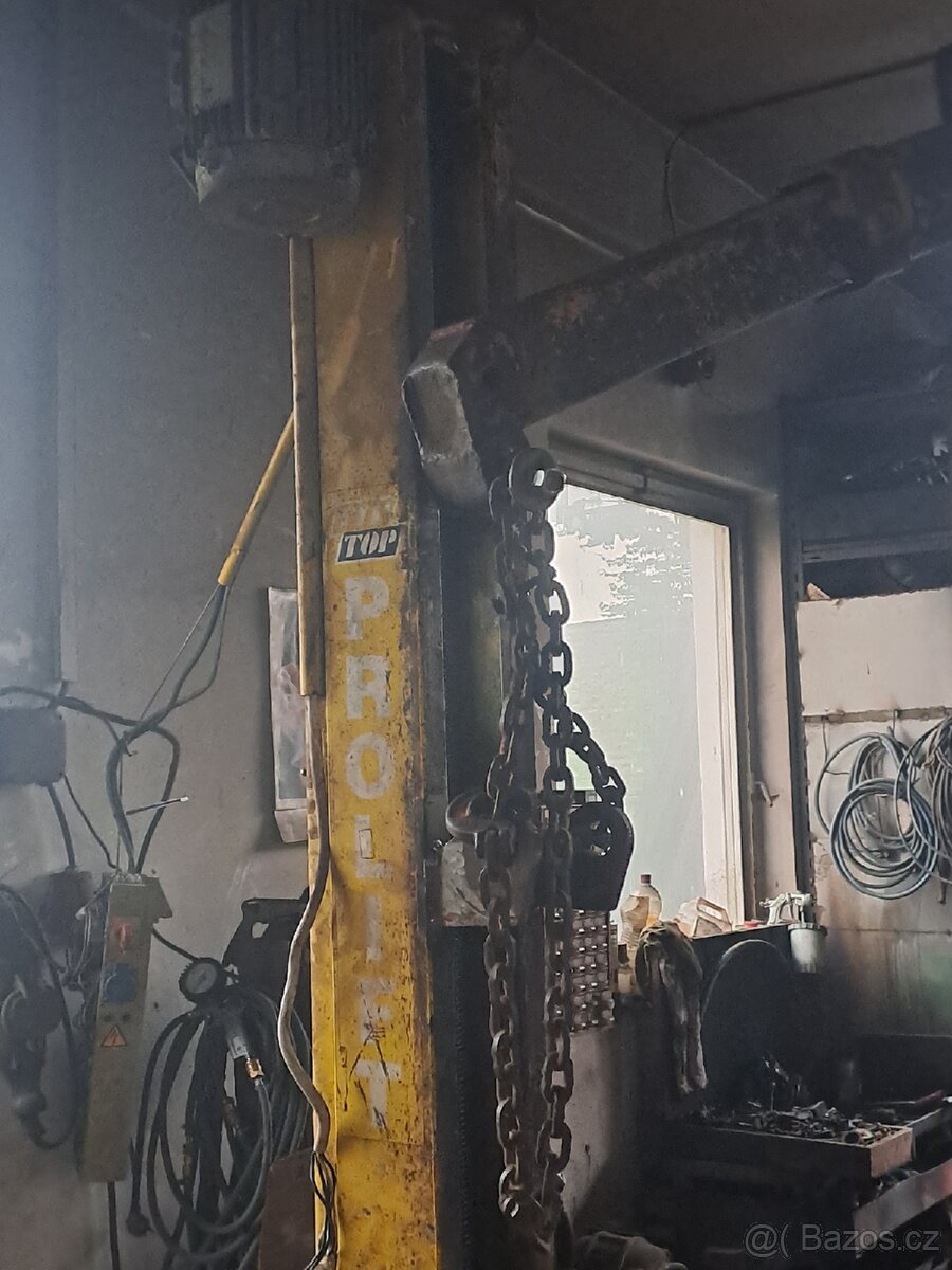 Dvousloupovy zvedák 4t. - 2