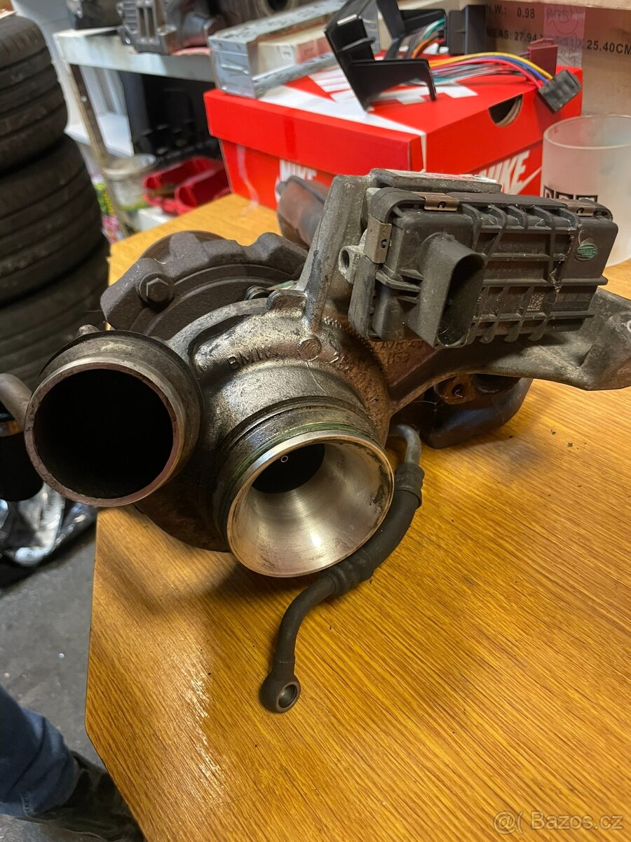 Bmw e90 e91 e92 320d turbodmychadlo N47D20a - 2