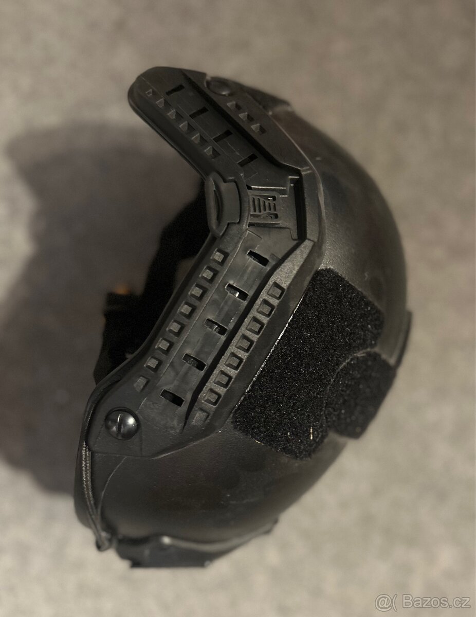 Airsoft helma - 2