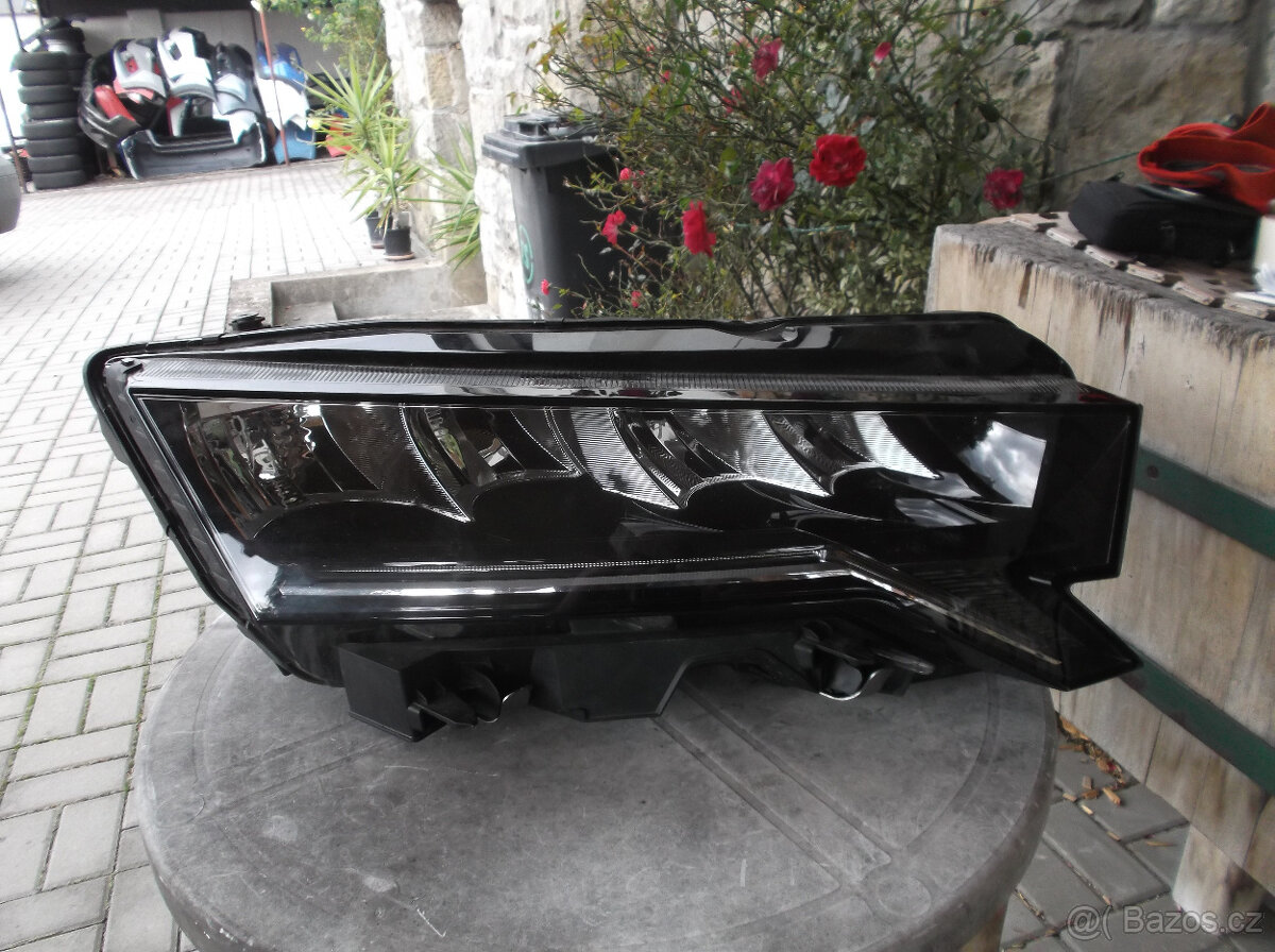 ŠKODA OCTAVIA 4 SVĚTA A RÁMEČEK SVĚTLA - 2
