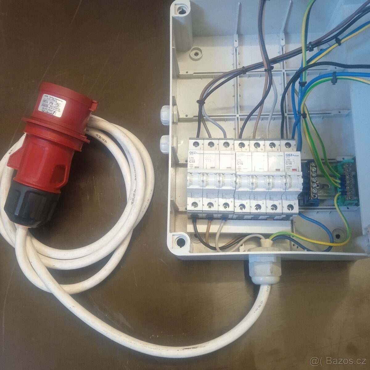 Prodám elektrický rozvaděč se zásuvkami - 2