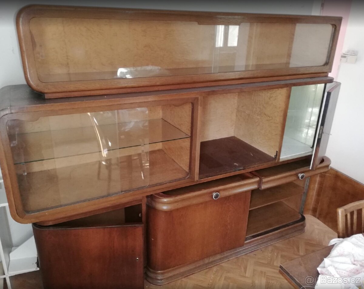 prodám skříně (starožitné) - 2