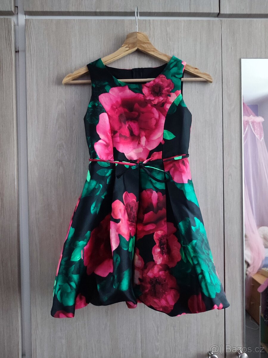 Nádherné společenské šatičky na malou slečnu - 2