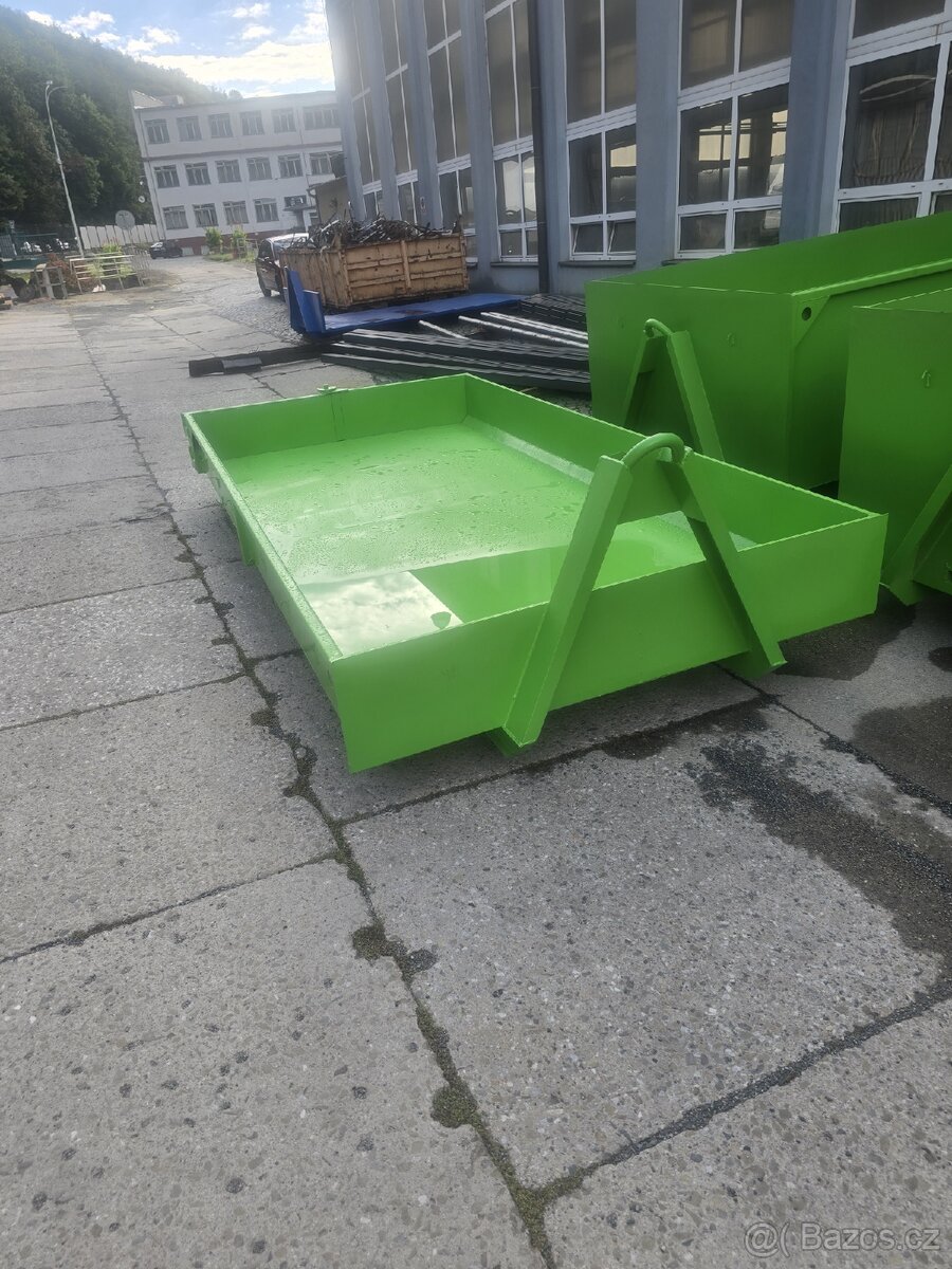 Hákový kontejner na suť - 2