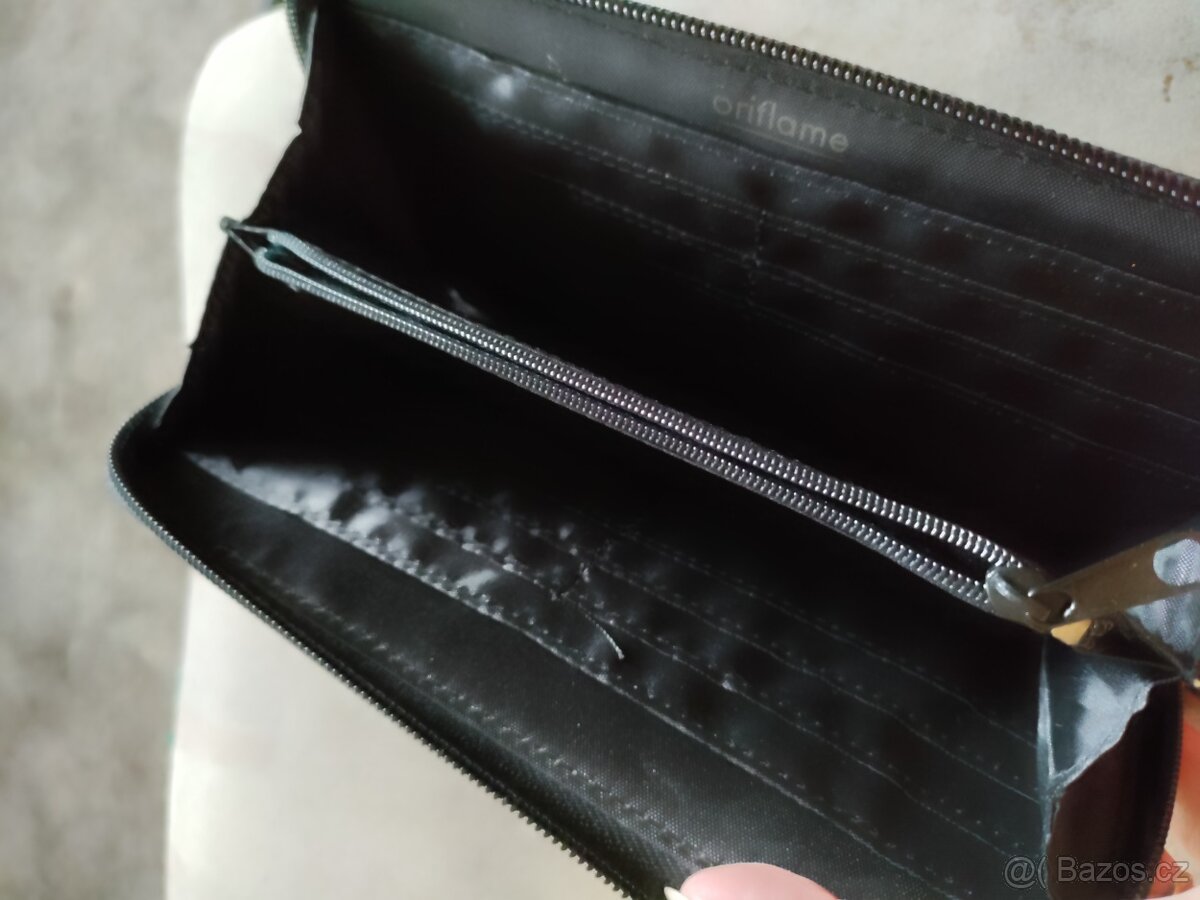 Černa peněženka na zip - 2