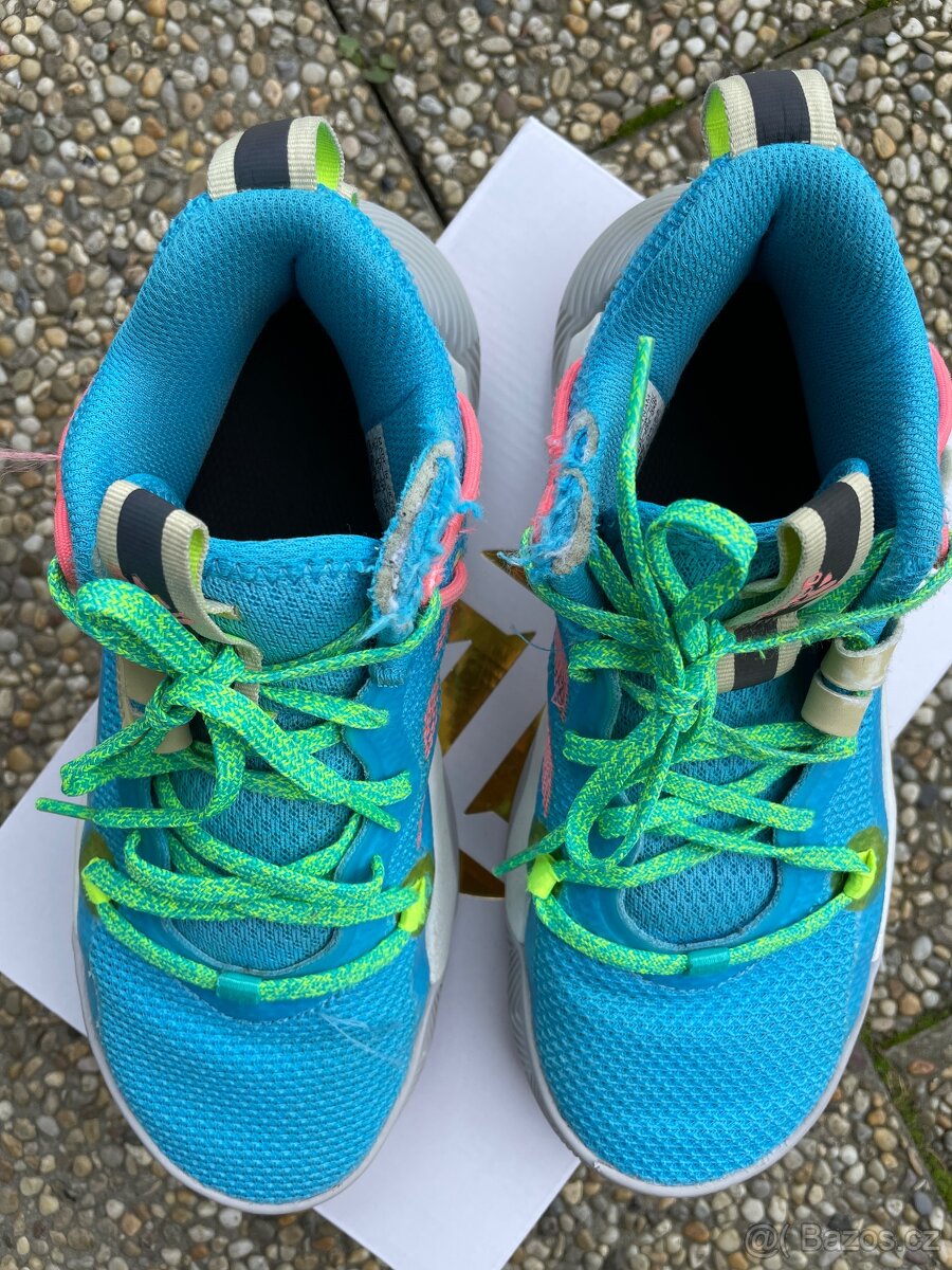 BOTY ADIDAS HARDEN STEPBACK 3 - 2
