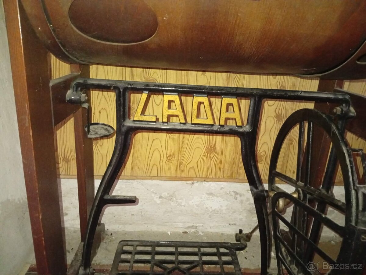 Šicí stroj Lada - 2