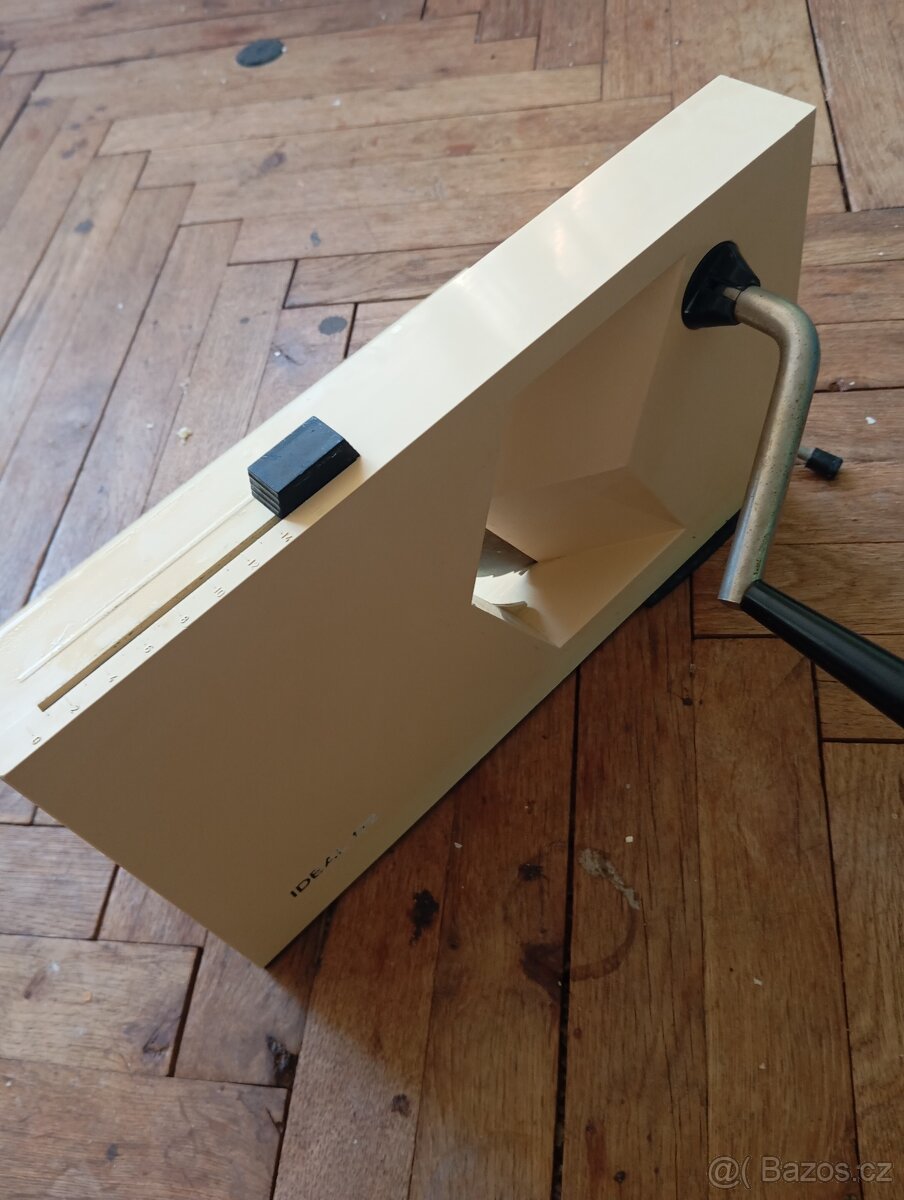 Kráječ na chleba - 2