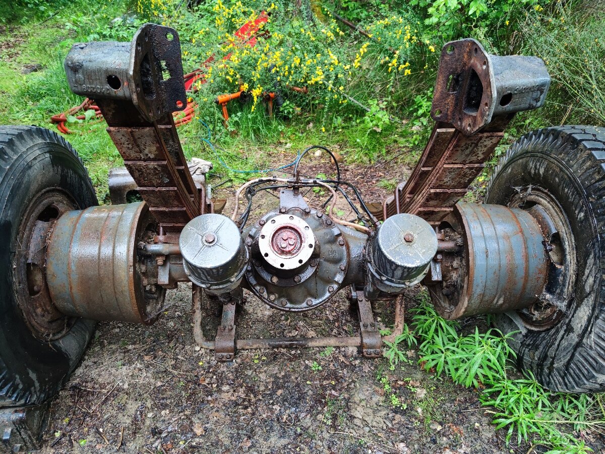 Zadní náprava Liaz SA8 kropička včetně per - 2