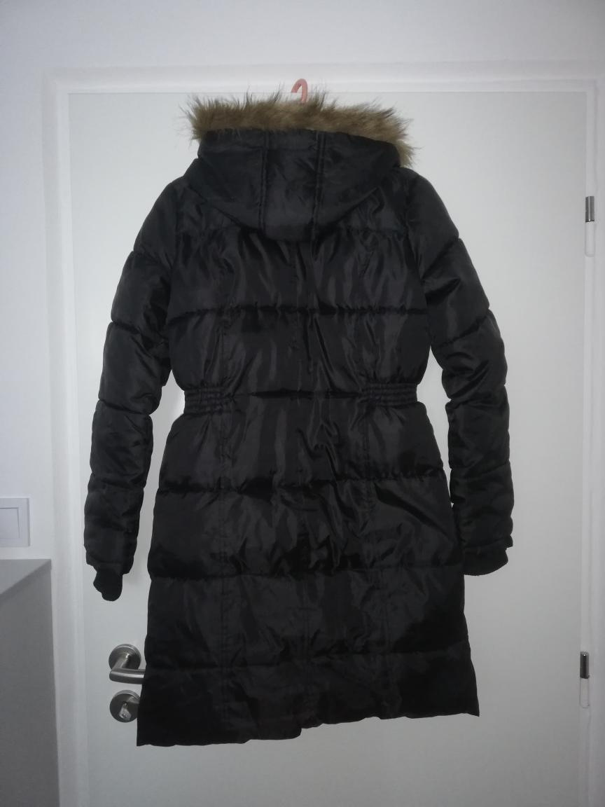 Prodám dívčí zimní kabáty - 2 ks. - 2