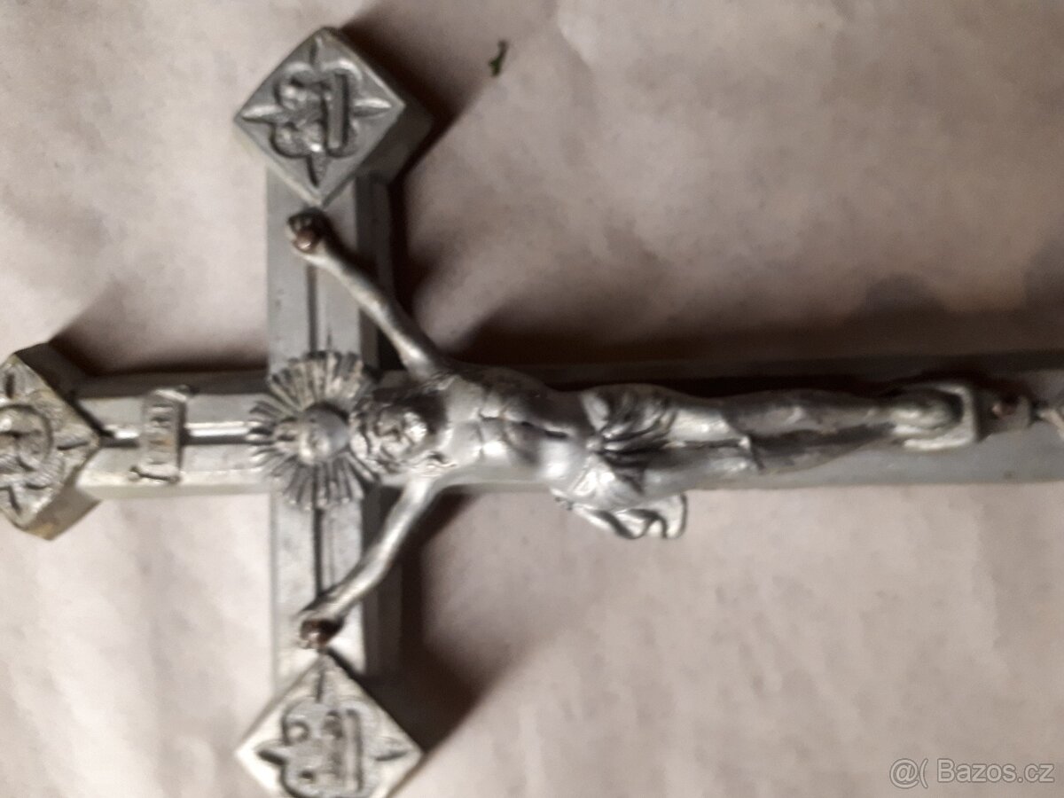 Cinovy kriz s kristem - 2